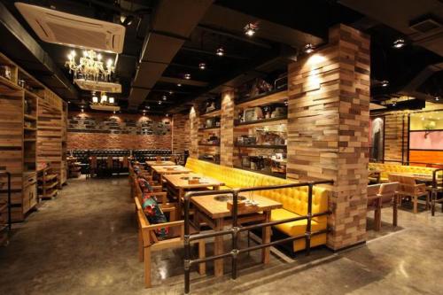 150㎡火鍋店，考慮復古風