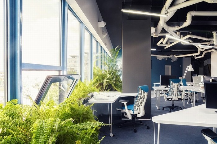 300多方辦公室，工業(yè)科技風